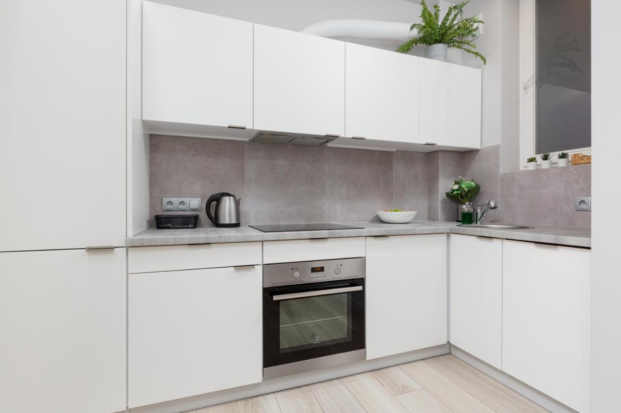 City Center Apartments Hoza By Noclegi Renters Варшава Екстериор снимка